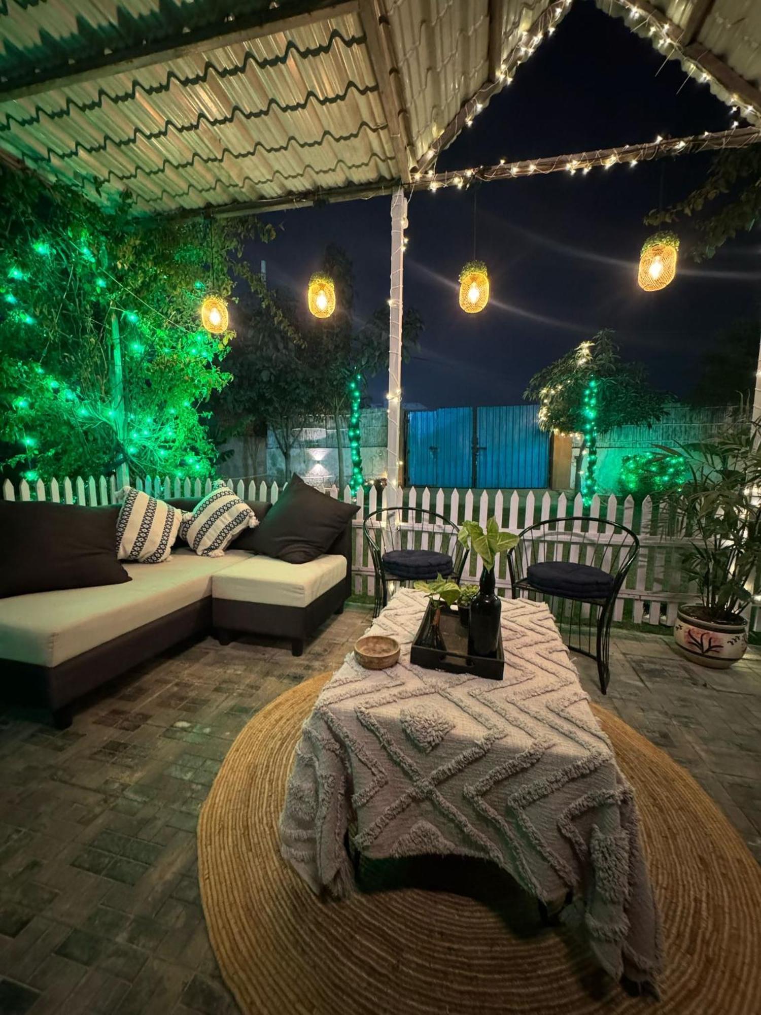 The Nirvana Nest Gurgaon Exterior foto